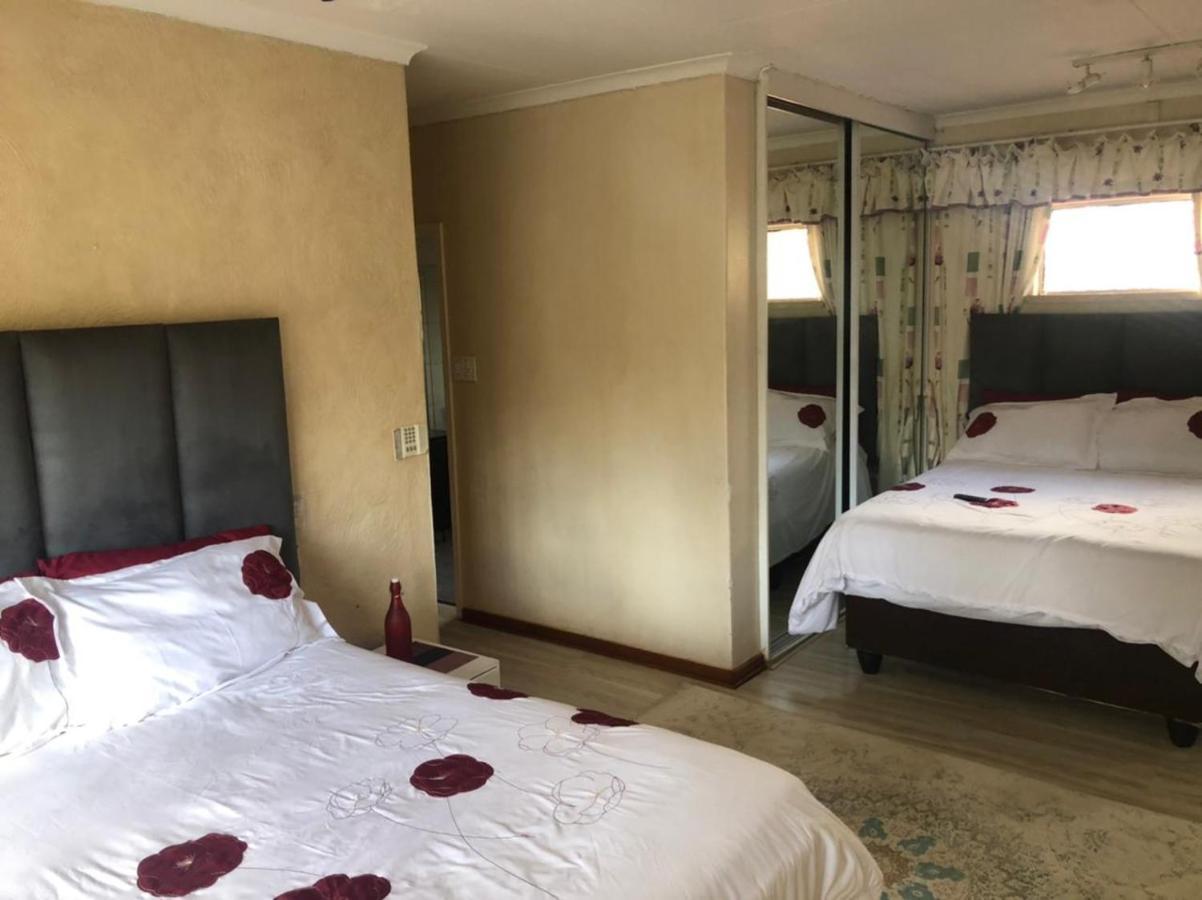 Phomolong Guest House, Westgate, Roodeporte Roodepoort Luaran gambar