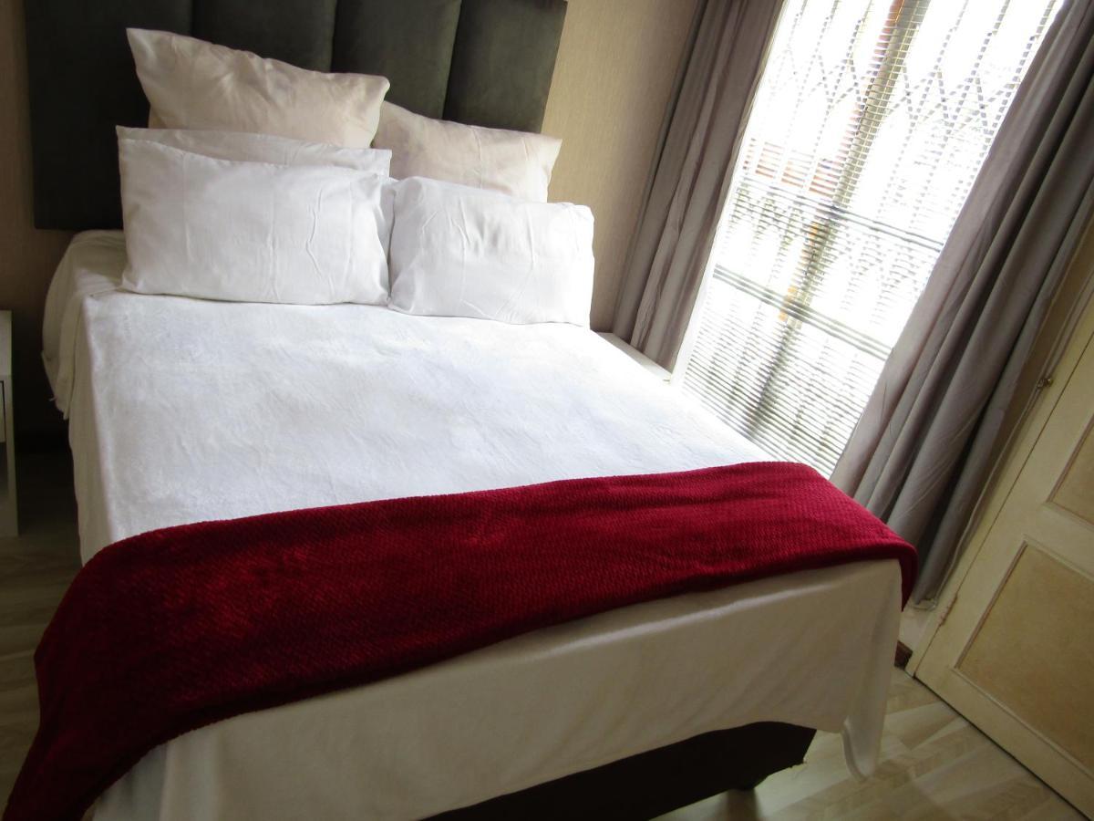 Phomolong Guest House, Westgate, Roodeporte Roodepoort Luaran gambar