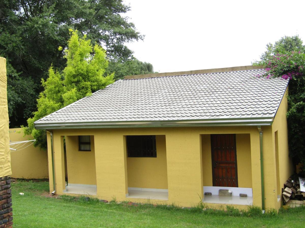 Phomolong Guest House, Westgate, Roodeporte Roodepoort Luaran gambar